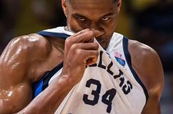 爱游戏体育-浓眉哥连续二十场比赛得分超过连败，曼联挑战极限！的简单介绍