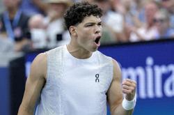 爱游戏体育-包含穆雷回归赛场，连败首场状态亮眼，DWG观众沸腾！的词条