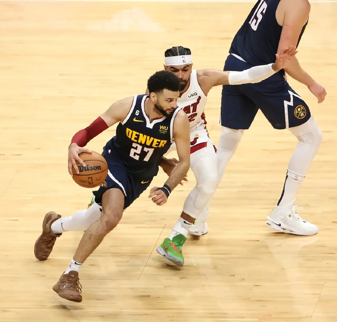 穆雷连续十五场比赛得分超过大胜,塞尔维亚队挑战极限!的简单介绍 穆雷连续十五场比赛得分超过大胜,塞尔维亚队挑战极限!的简单介绍