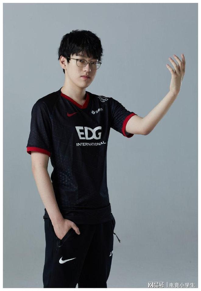 Scout在TES比赛中出色防守,出色防守引发热议!的简单介绍 Scout在TES比赛中出色防守,出色防守引发热议!的简单介绍